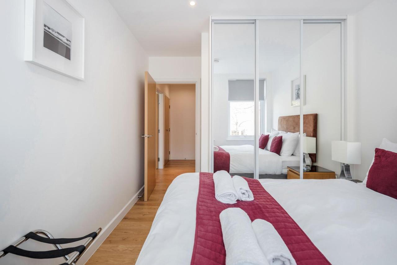 Roomspace Serviced Apartments - Swan House Leatherhead Dış mekan fotoğraf